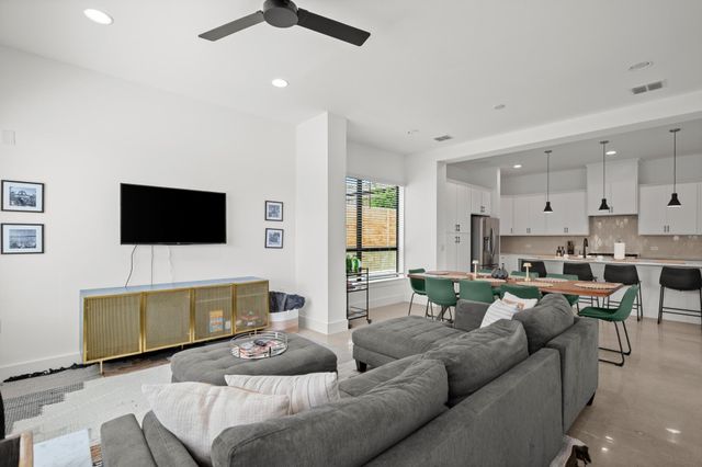 1006 Winsted LN A, Austin, TX 78703