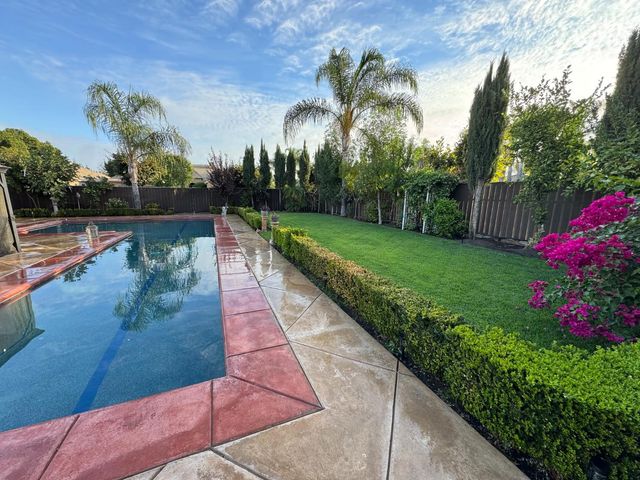 1461 N Harvard Avenue, Clovis, CA 93619