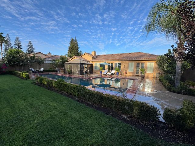1461 N Harvard Avenue, Clovis, CA 93619