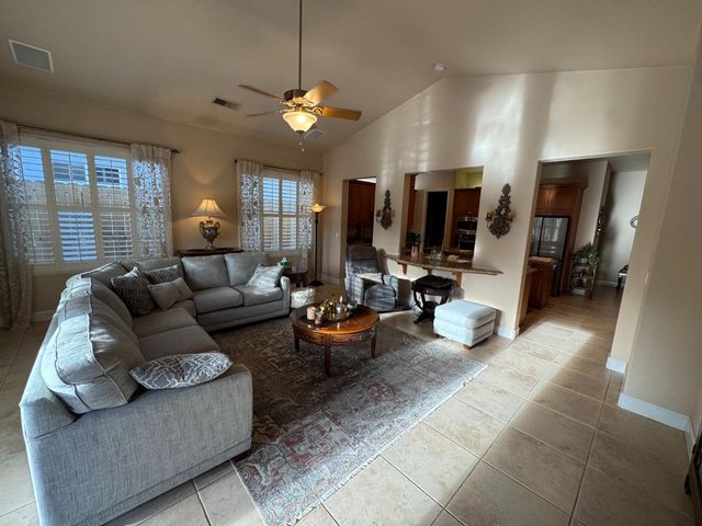 1461 N Harvard Avenue, Clovis, CA 93619