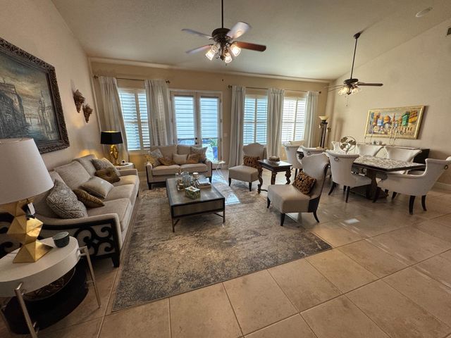 1461 N Harvard Avenue, Clovis, CA 93619
