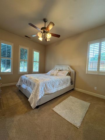 1461 N Harvard Avenue, Clovis, CA 93619