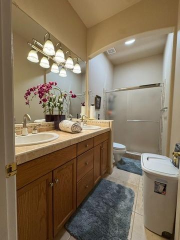 1461 N Harvard Avenue, Clovis, CA 93619