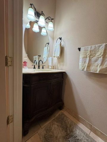 1461 N Harvard Avenue, Clovis, CA 93619