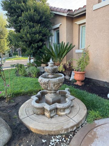 1461 N Harvard Avenue, Clovis, CA 93619