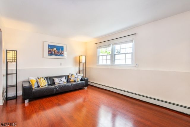 900 Sioux Ave, Parsippany-troy Hills Twp., NJ 07034