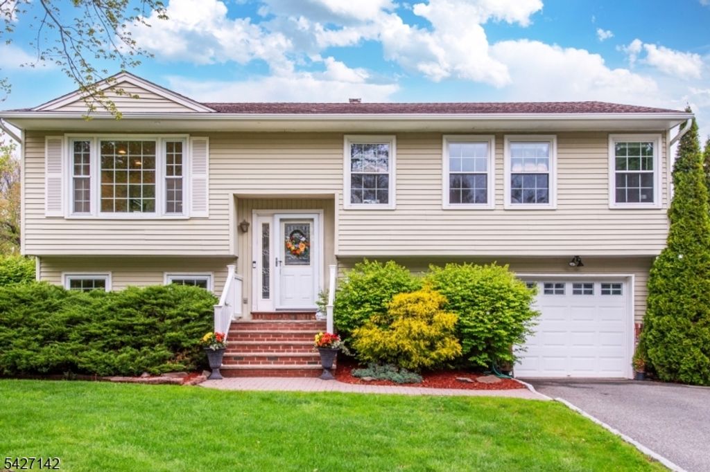 900 Sioux Ave, Parsippany-troy Hills Twp., NJ 07034