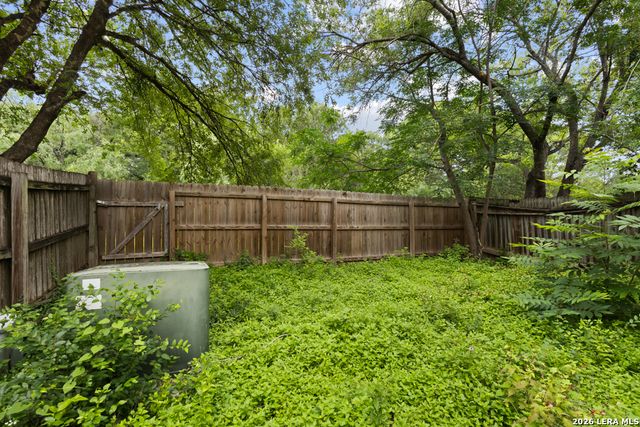 8565 Echo Creek Lane, San Antonio, TX 78240