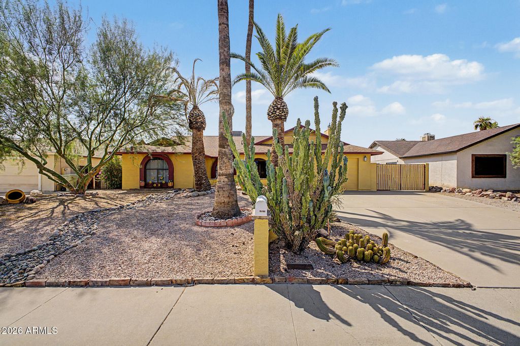 10416 N 63RD Avenue, Glendale, AZ 85302 — photo 2