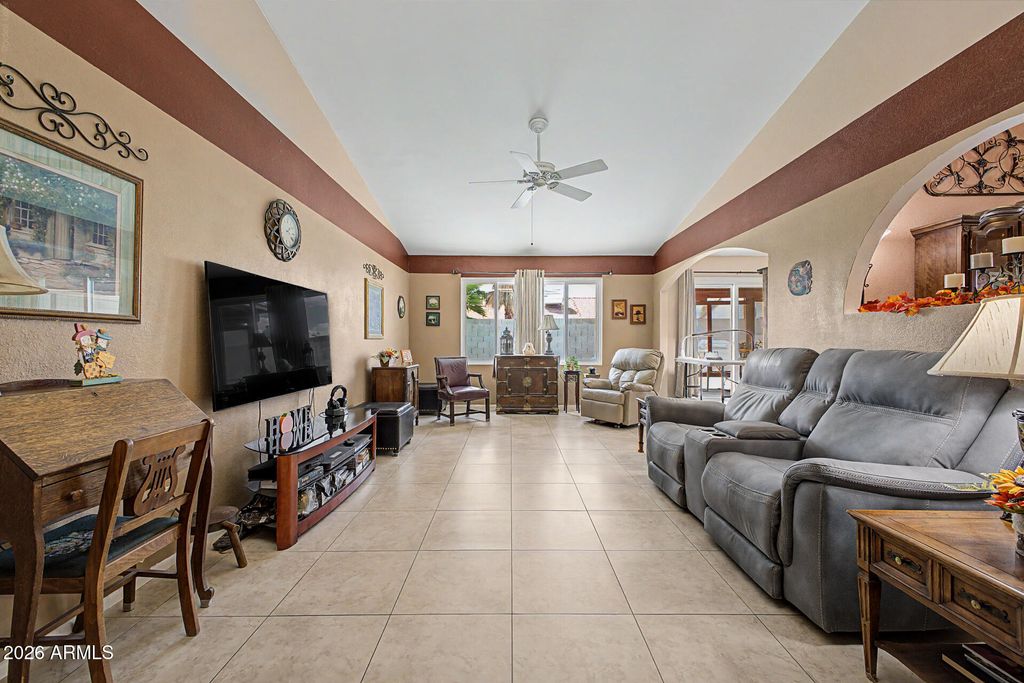 10416 N 63RD Avenue, Glendale, AZ 85302 — photo 5