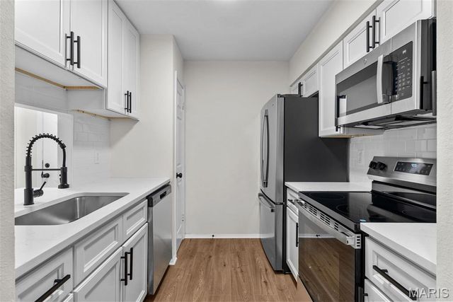 6808 Cottage Grove Lane I, St Louis, MO 63129