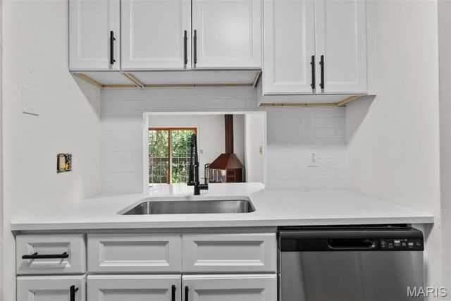 6808 Cottage Grove Lane I, St Louis, MO 63129