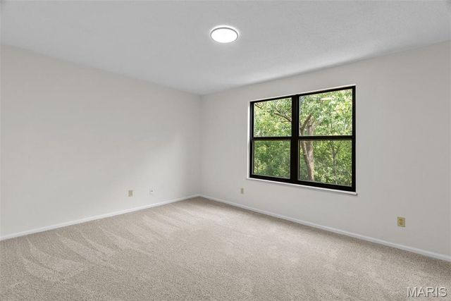 6808 Cottage Grove Lane I, St Louis, MO 63129