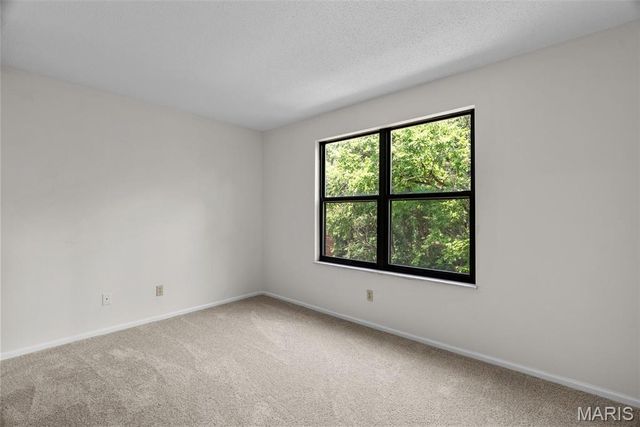 6808 Cottage Grove Lane I, St Louis, MO 63129