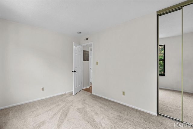 6808 Cottage Grove Lane I, St Louis, MO 63129