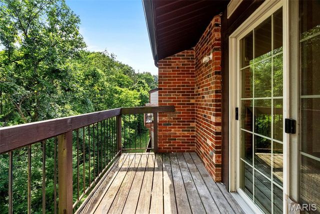 6808 Cottage Grove Lane I, St Louis, MO 63129