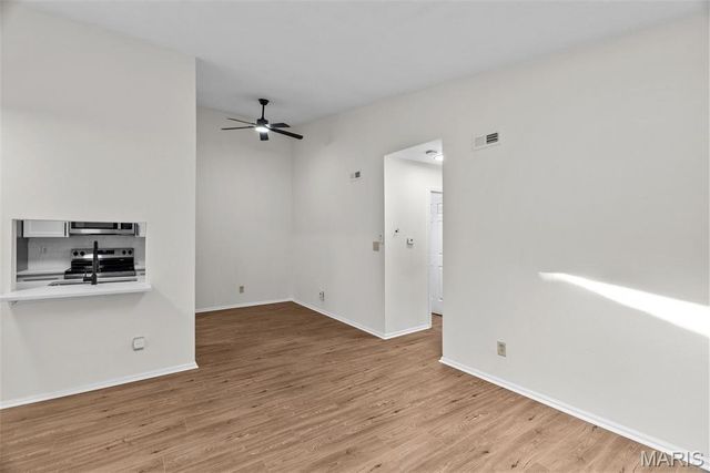 6808 Cottage Grove Lane I, St Louis, MO 63129