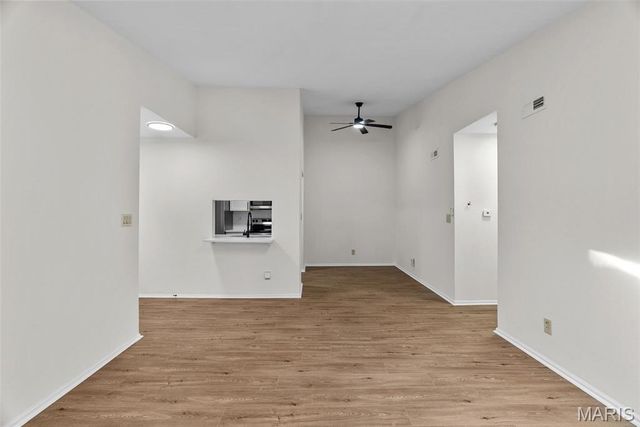 6808 Cottage Grove Lane I, St Louis, MO 63129