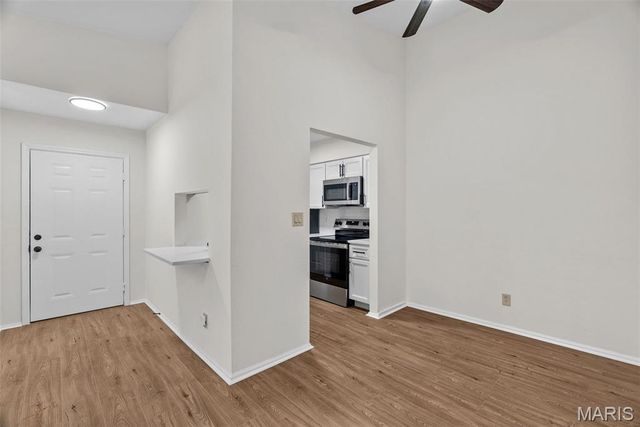 6808 Cottage Grove Lane I, St Louis, MO 63129