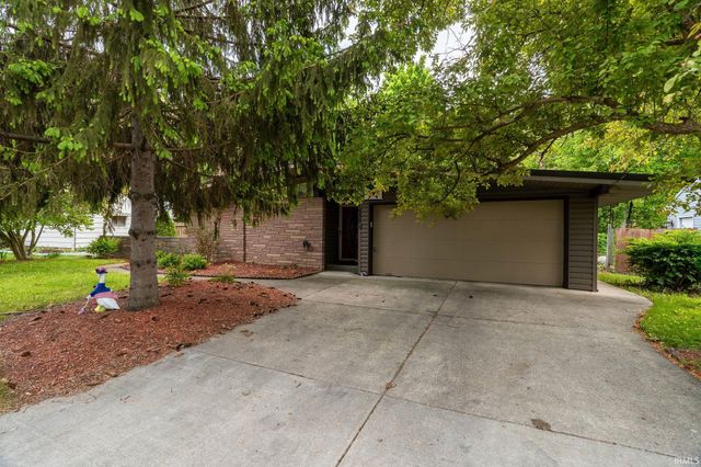 1982 Indian Trail Drive, West Lafayette, IN 47906