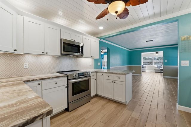 2400 PINE COURT, Nokomis, FL 34275