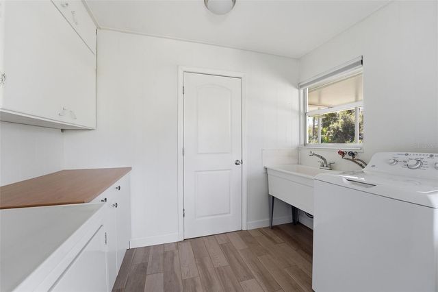 2400 PINE COURT, Nokomis, FL 34275