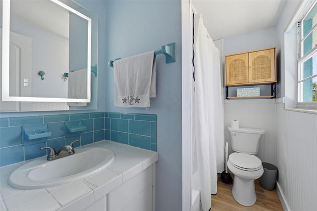 2400 PINE COURT, Nokomis, FL 34275