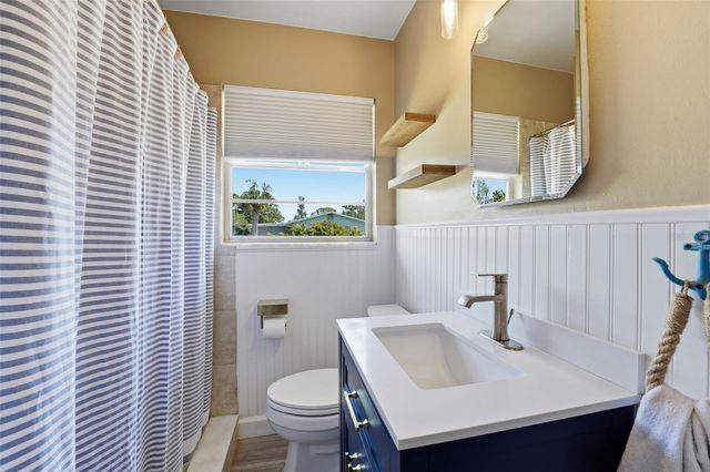 2400 PINE COURT, Nokomis, FL 34275