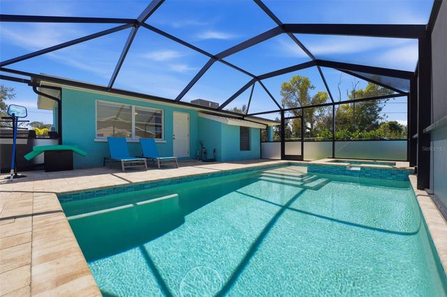 2400 PINE COURT, Nokomis, FL 34275