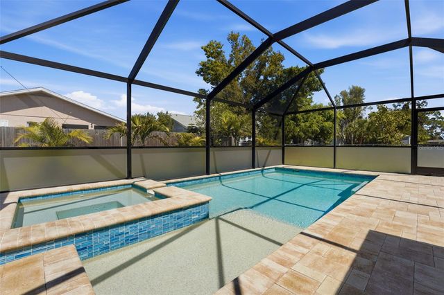 2400 PINE COURT, Nokomis, FL 34275