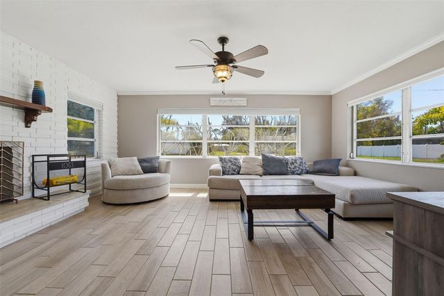 2400 PINE COURT, Nokomis, FL 34275