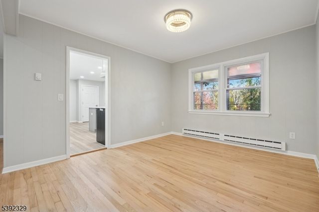 5 Weatherhill Rd, Readington Twp., NJ 08833