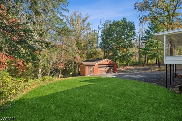 5 Weatherhill Rd, Readington Twp., NJ 08833