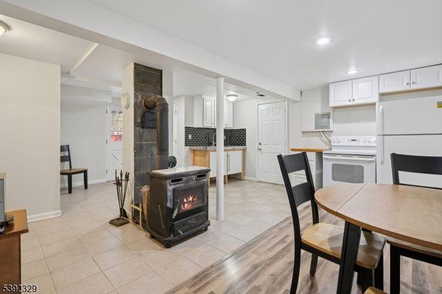 5 Weatherhill Rd, Readington Twp., NJ 08833