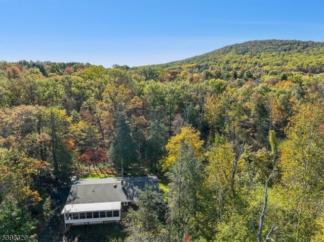 5 Weatherhill Rd, Readington Twp., NJ 08833