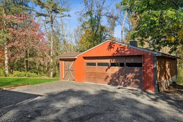 5 Weatherhill Rd, Readington Twp., NJ 08833