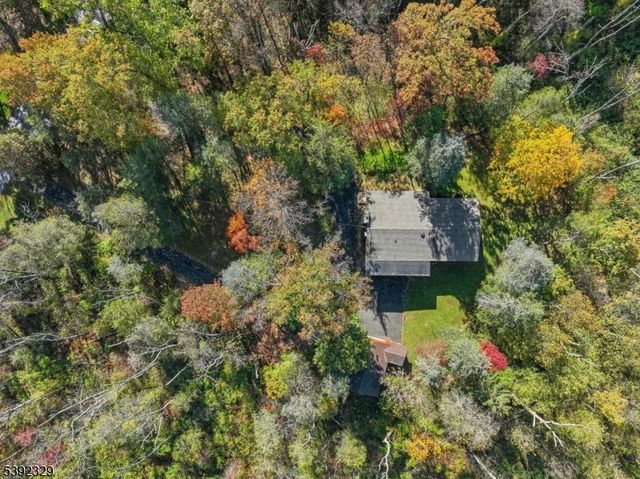5 Weatherhill Rd, Readington Twp., NJ 08833