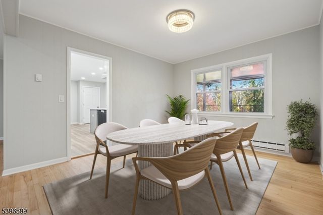 5 Weatherhill Rd, Readington Twp., NJ 08833