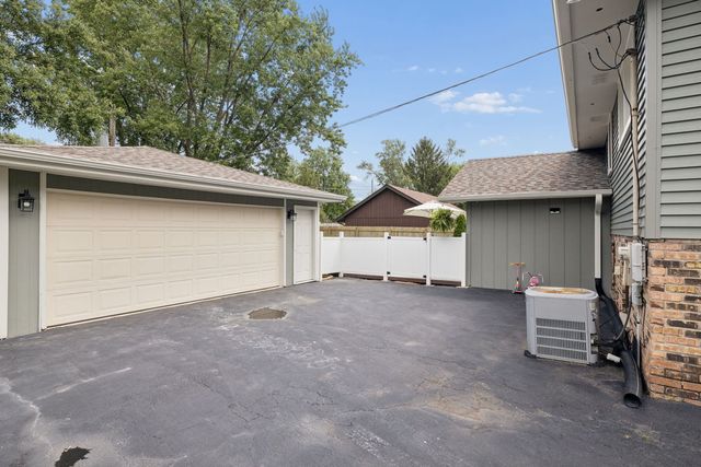 14735 Highland Avenue, Orland Park, IL 60462