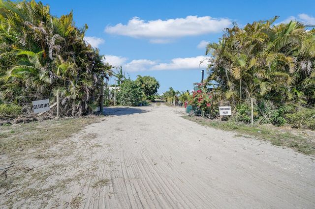 6747 Carol Street, Loxahatchee, FL 33470