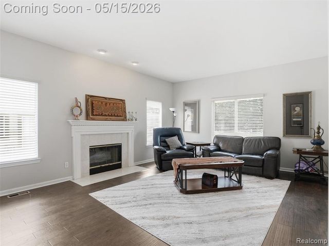 27283 Winterset Circle, Farmington Hills, MI 48334