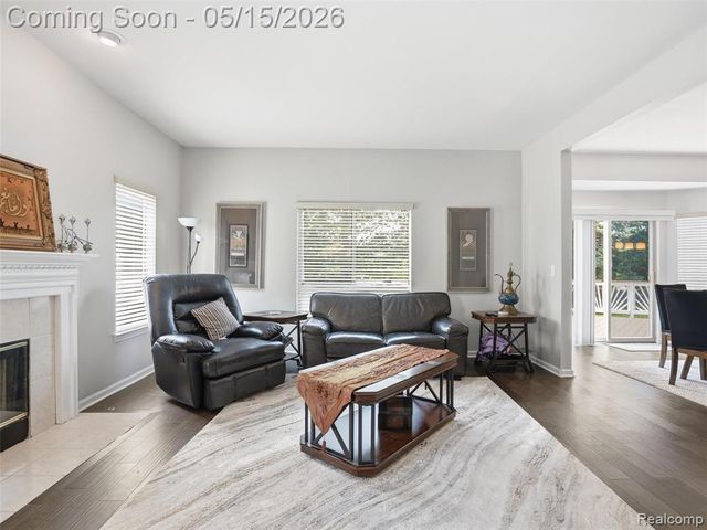27283 Winterset Circle, Farmington Hills, MI 48334