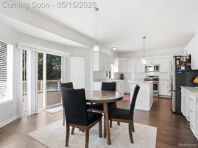 27283 Winterset Circle, Farmington Hills, MI 48334