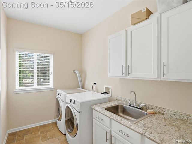 27283 Winterset Circle, Farmington Hills, MI 48334