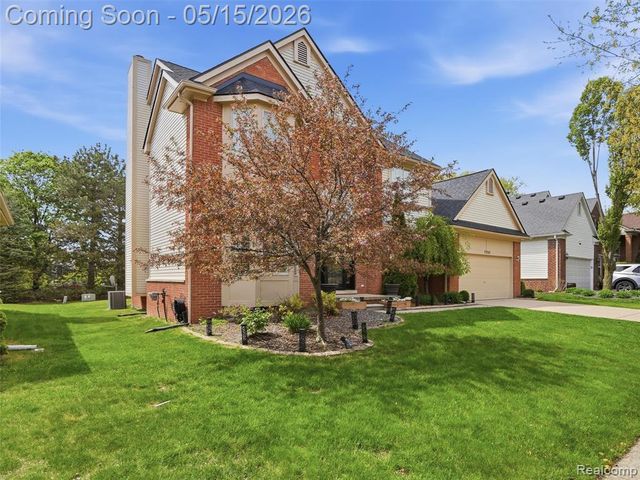 27283 Winterset Circle, Farmington Hills, MI 48334
