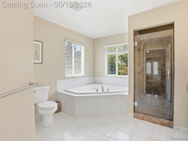 27283 Winterset Circle, Farmington Hills, MI 48334