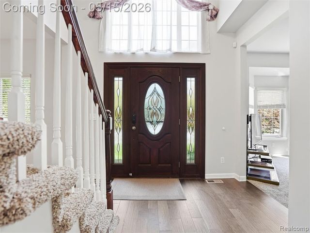 27283 Winterset Circle, Farmington Hills, MI 48334