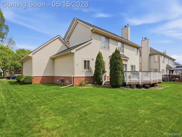 27283 Winterset Circle, Farmington Hills, MI 48334