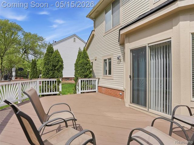 27283 Winterset Circle, Farmington Hills, MI 48334