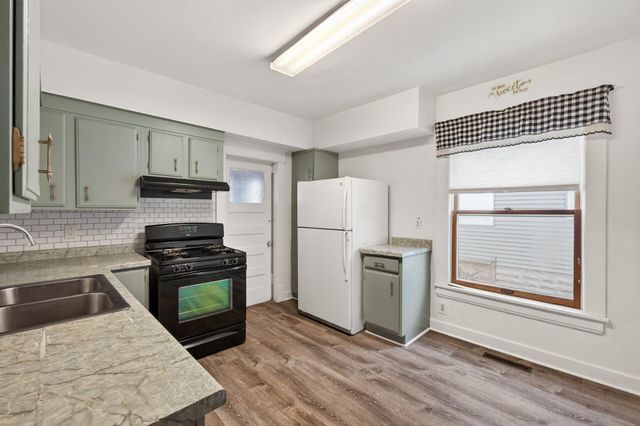 1045 Magnolia Avenue E, Saint Paul, MN 55106